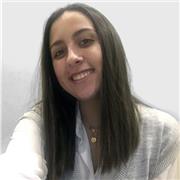 Profesor de apoyo escolar para niños de primaria